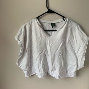 Oversize white crop